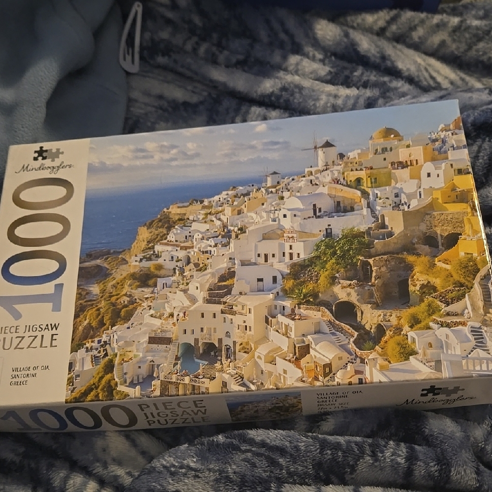 1000-Piece Santorini Village Jigsaw Puzzle - White/Blue/Yellow